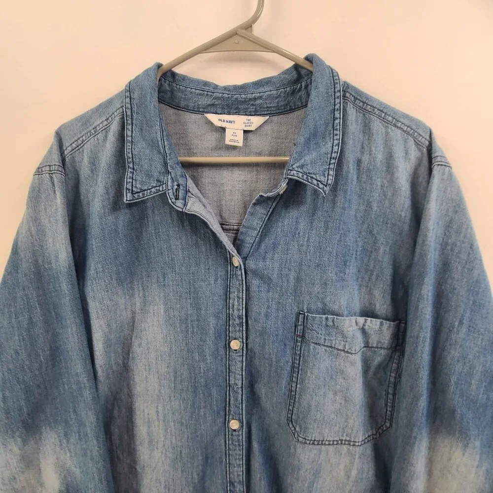 Old Navy Blue Denim Button Down Shirt - Picture 3 of 6